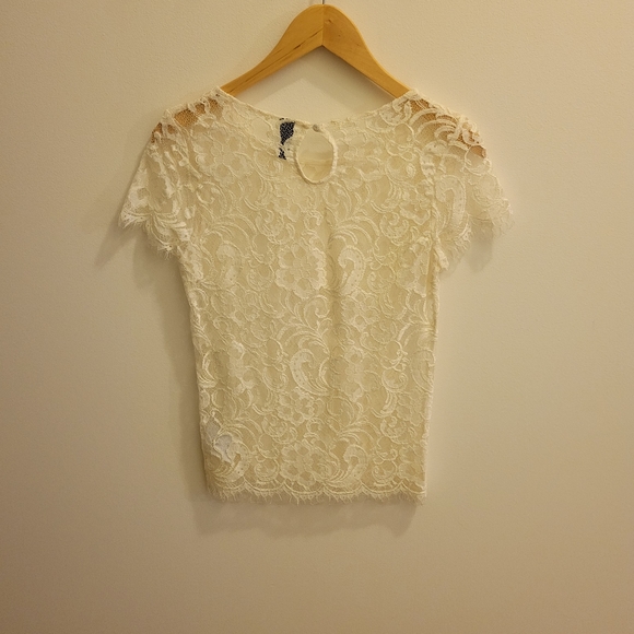 Lacey short sleeve top with keyhole back - Picture 2 of 2
